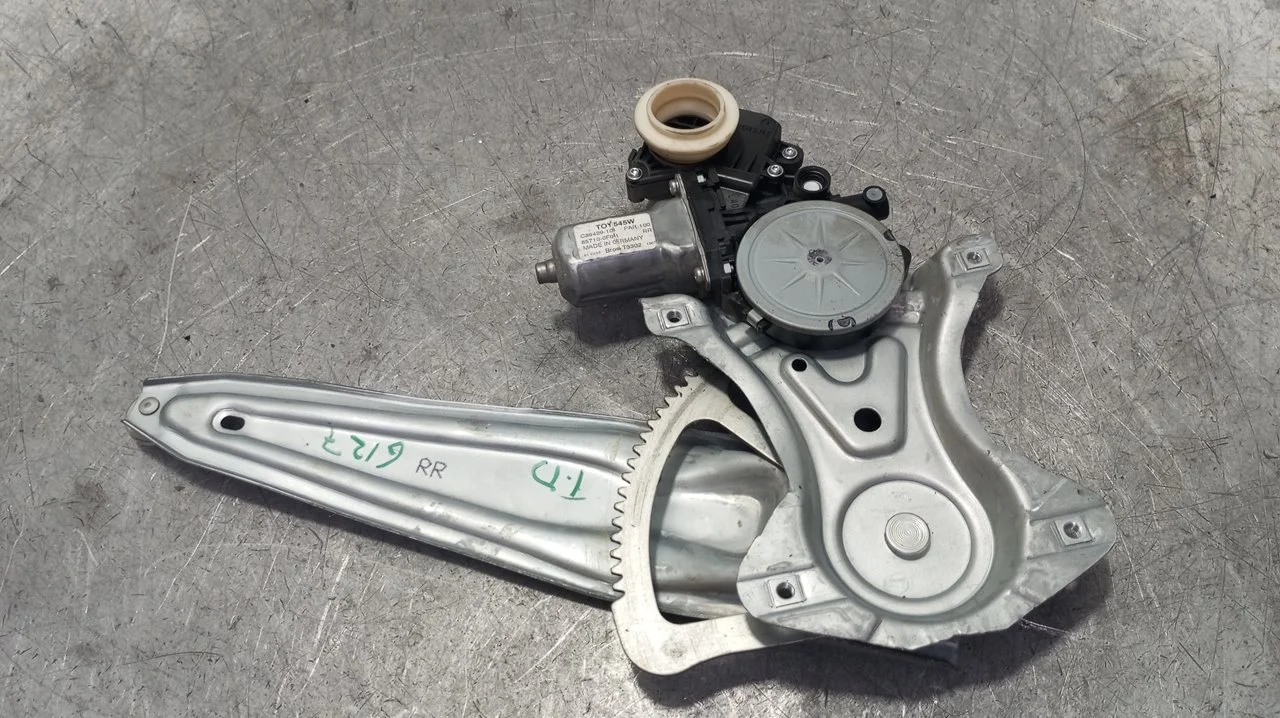Foto de ELEVALUNAS TRASERO DERECHO TOYOTA VERSO (AUR2/ZGR2) 1.6 D-4D CAT (112 CV / 82 KW) referencia 857100F041