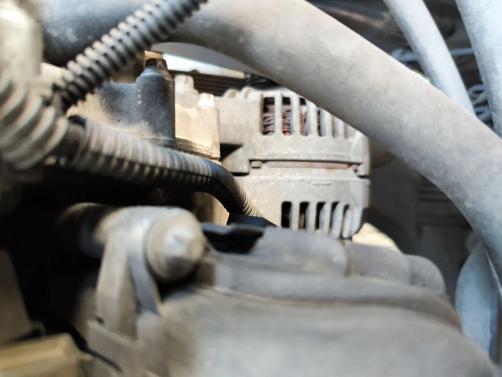 Foto de ALTERNADOR OPEL CORSA D 1.2 16V CAT (Z 12 XEP / LB4) (80 CV / 59 KW)