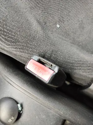 Foto de PRETENSOR AIRBAG DERECHO CITROEN C4 BERLINA 1.6 16V HDi (90 CV / 66 KW)