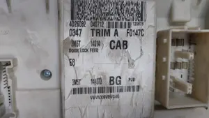 Foto de CAJA RELES / FUSIBLES FORD C-MAX (CB3)(2007) 1.6 TDCi CAT (109 CV / 80 KW) referencia 3M5T14A073BG foto 4