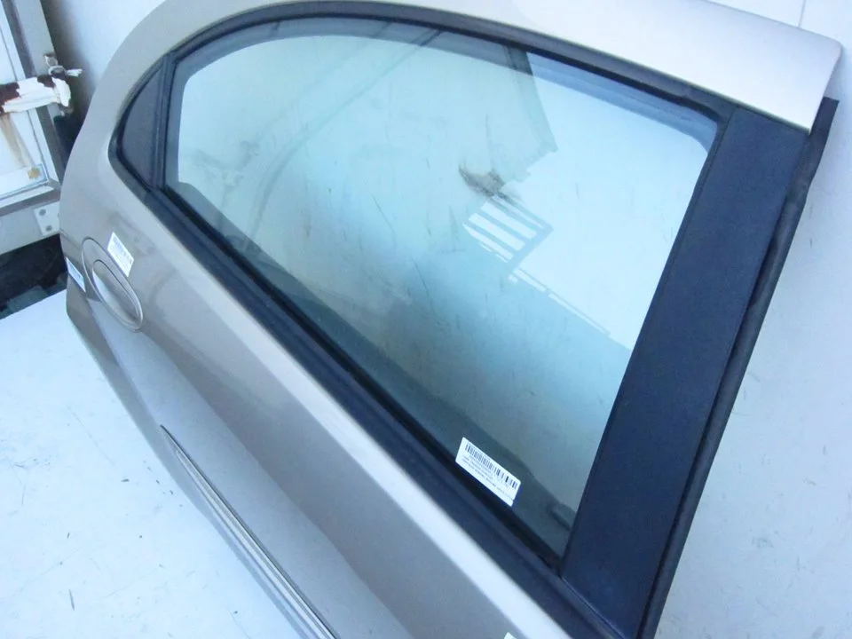 Foto de LUNA TRASERA DERECHA CHRYSLER SEBRING JR 41 BERLINA 2.7 CAT (203 CV / 149 KW)