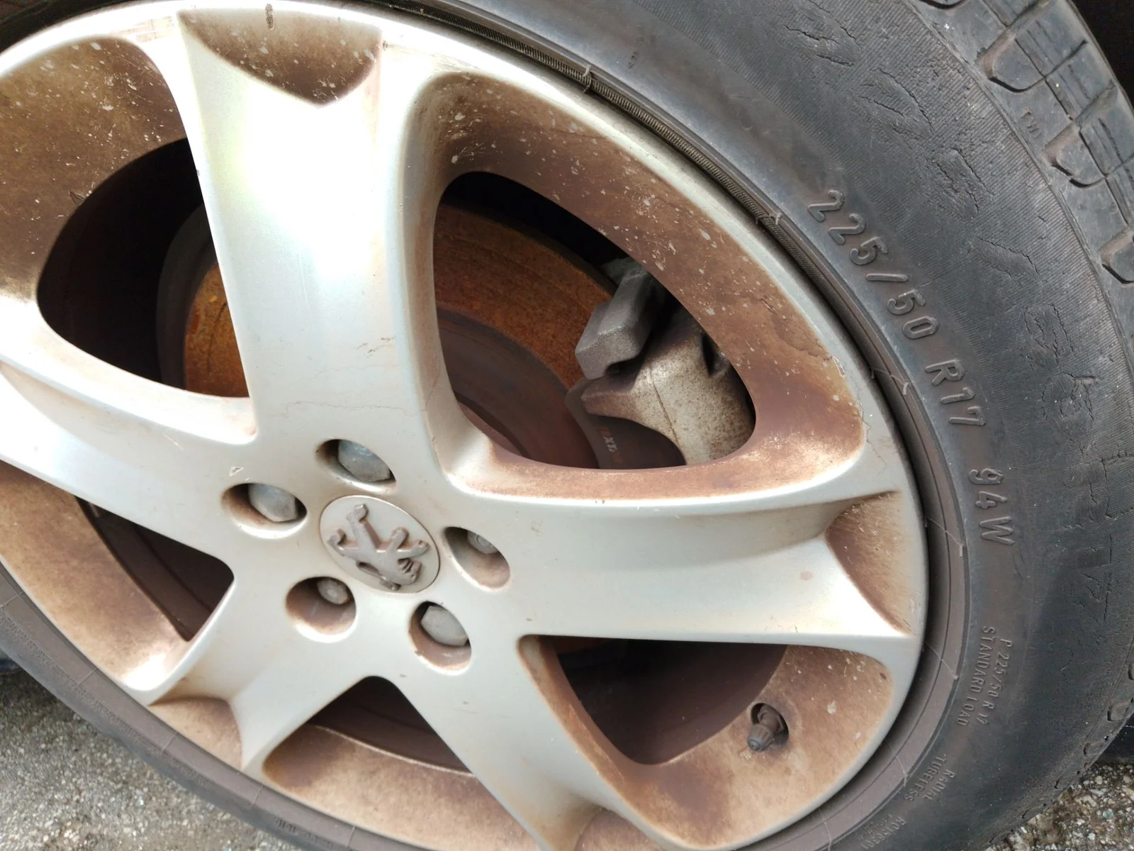 Foto de LLANTA PEUGEOT 407 2.0 16V HDi FAP CAT (RHR / DW10BTED4) (136 CV / 100 KW)