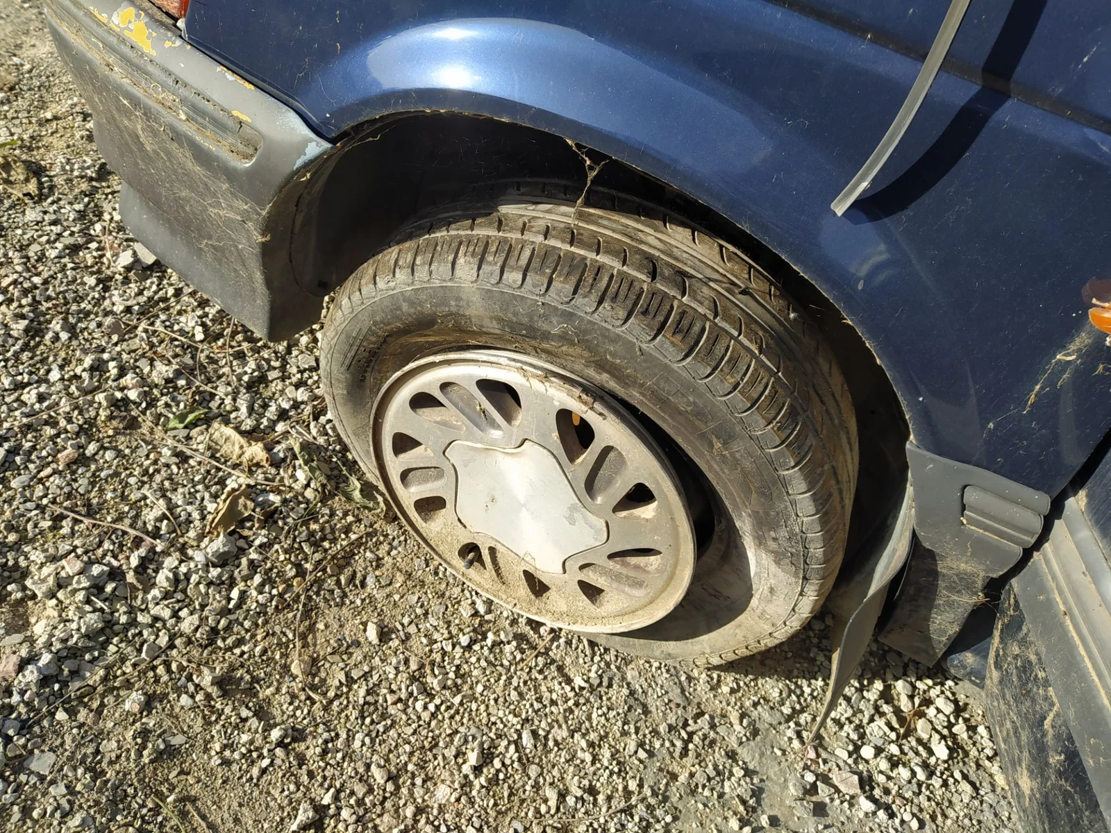 Foto de BRAZO SUSPENSION DELANTERO IZQUIERDO CHRYSLER VOYAGER GS 2.5 Turbodiesel (116 CV / 85 KW)