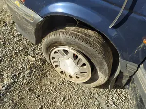 Foto de BRAZO SUSPENSION DELANTERO IZQUIERDO CHRYSLER VOYAGER GS 2.5 Turbodiesel (116 CV / 85 KW)