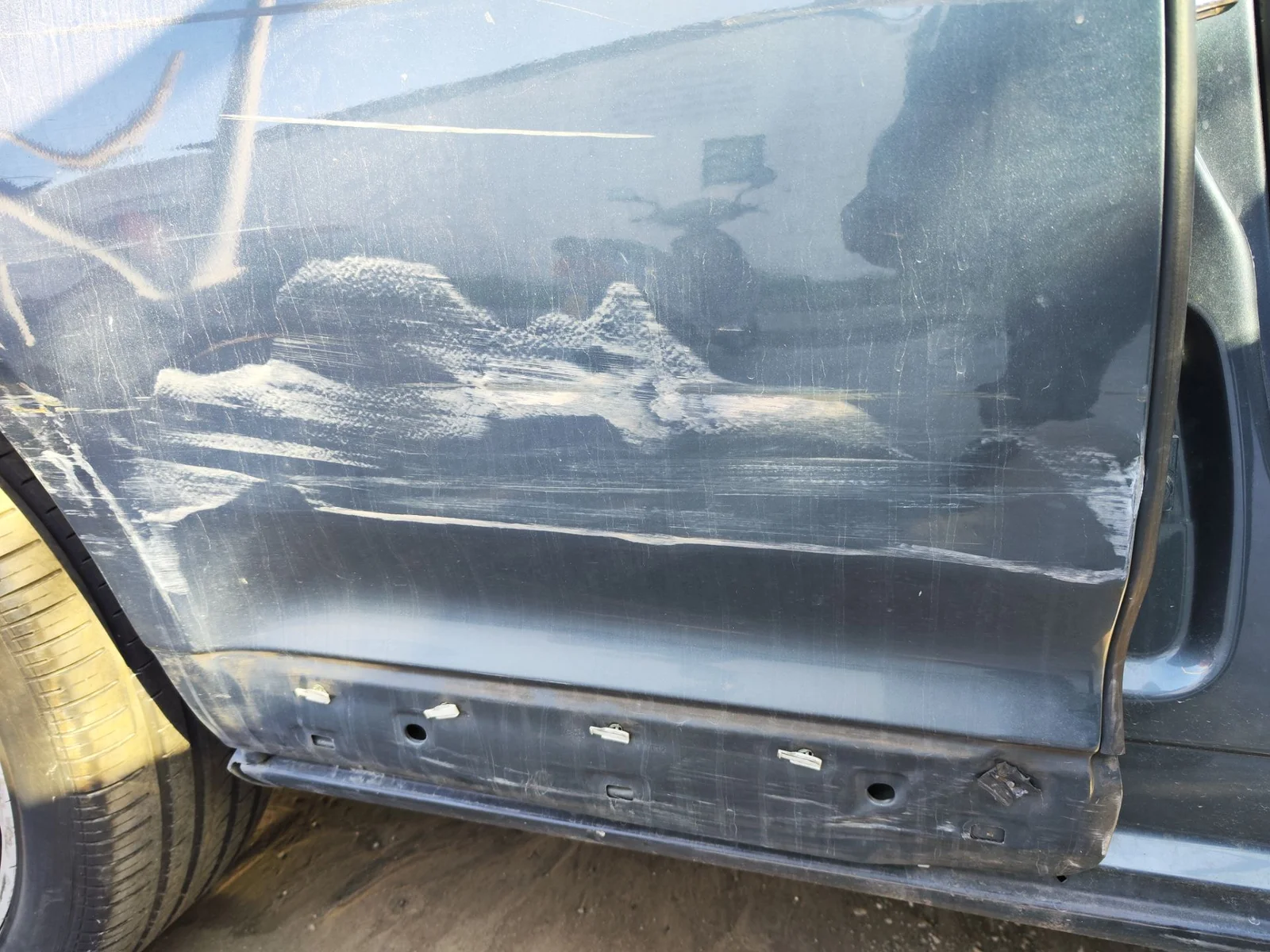 Foto de PUERTA TRASERA DERECHA VOLKSWAGEN TOUAREG (7L6) 4.2 V8 32V FSI (350 CV / 257 KW)