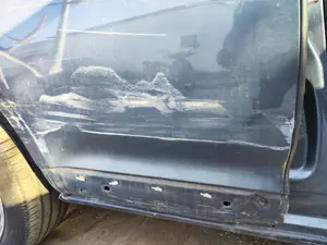 Foto de PUERTA TRASERA DERECHA VOLKSWAGEN TOUAREG (7L6) 4.2 V8 32V FSI (350 CV / 257 KW)