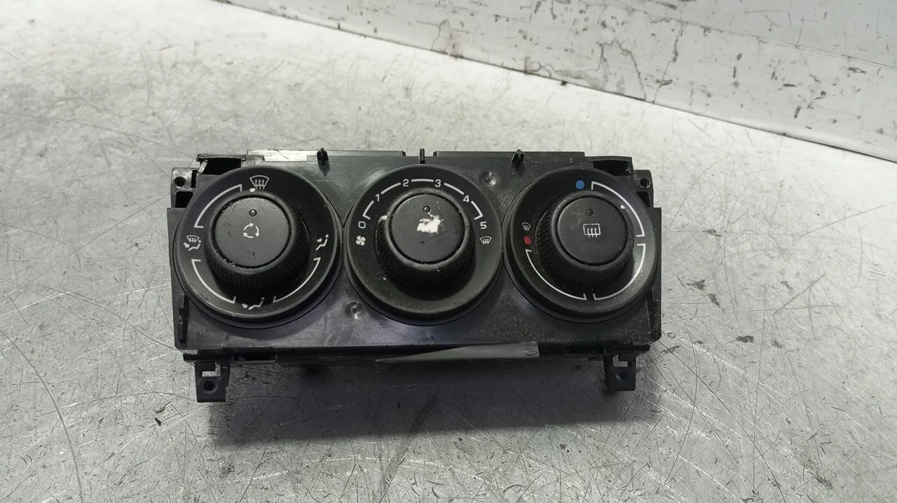 Foto de MANDO CALEFACCION / AIRE ACONDICIONADO PEUGEOT 5008 1.6 HDi FAP (112 CV / 82 KW) referencia 400017003