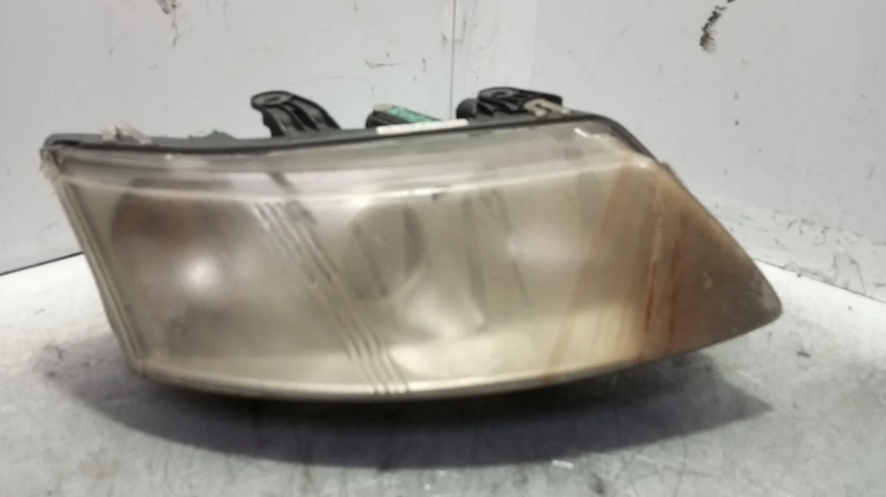 Foto de FARO DERECHO SAAB 9-3 BERLINA 1.9 TiD CAT (150 CV / 110 KW) referencia 5DV00829000