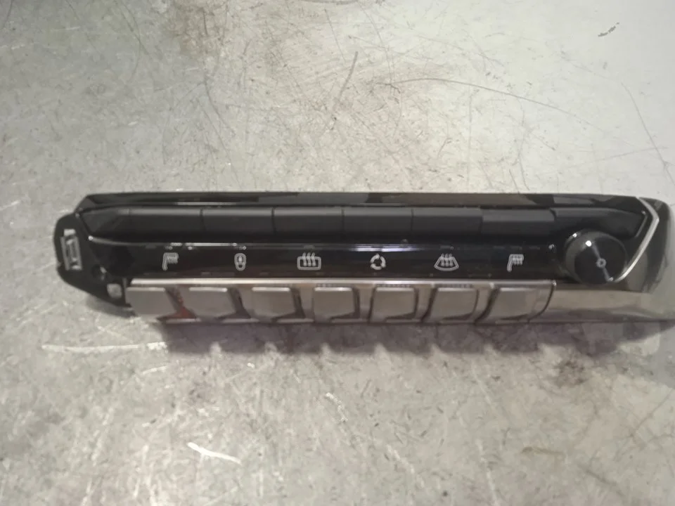 Foto de MANDO MULTIFUNCION PEUGEOT 3008 1.5 Blue-HDI FAP (131 CV / 96 KW) referencia 98249154DX