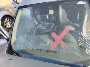 Foto de PARABRISAS RENAULT CLIO III 1.4 16V (98 CV / 72 KW)