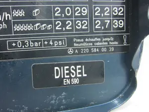 Foto de TAPA EXTERIOR COMBUSTIBLE MERCEDES-BENZ CLASE S (BM 220) BERLINA 3.2 CDI CAT (204 CV / 150 KW) referencia A2205840039 foto 2