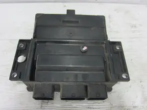 Foto de CENTRALITA MOTOR UCE RENAULT CLIO III 1.5 dCi Diesel (68 CV / 50 KW) referencia 8200399038 foto 4