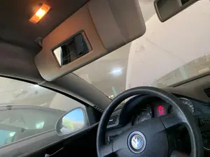 Foto de PARASOL IZQUIERDO VOLKSWAGEN PASSAT VARIANT (3C5) 2.0 TDI (140 CV / 103 KW) referencia 1K0857551N FKZ foto 3