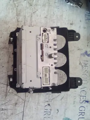 Foto de SISTEMA AUDIO / RADIO CD MAZDA 2 BERLINA (DE) 1.3 16V CAT (75 CV / 55 KW) referencia DF74669R0 foto 2