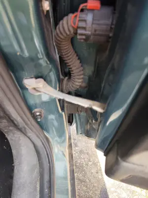 Foto de RETENEDOR PUERTA OPEL ZAFIRA A 2.0 DTI (101 CV / 74 KW) referencia 24434088