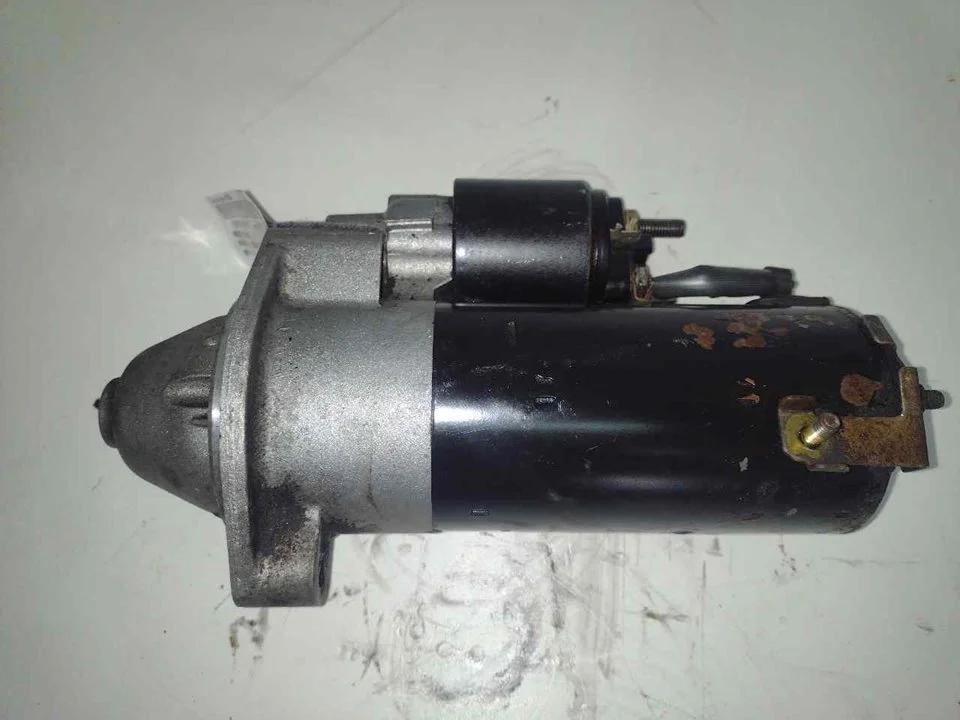 Foto de MOTOR ARRANQUE VOLKSWAGEN PASSAT BERLINA (3B2) referencia 0001110128