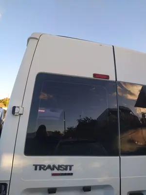 Foto de PORTON TRASERO IZQUIERDO FORD TRANSIT COMBI (TT9) 2.2 TDCi CAT (116 CV / 85 KW)