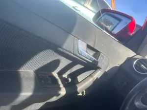 Foto de MANETA INTERIOR DELANTERA IZQUIERDA AUDI A3 SPORTBACK (8PA) 1.6 16V FSI (116 CV / 85 KW) referencia 8P4837019E FKZ