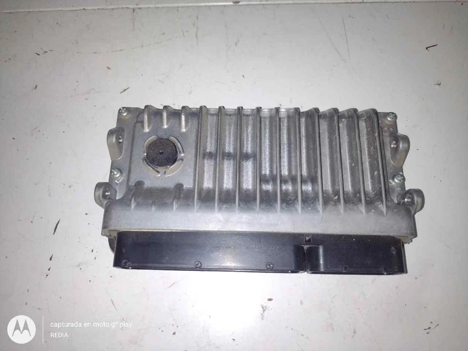 Foto de CENTRALITA MOTOR UCE TOYOTA YARIS (XP13) Híbrido 74 kW (1.5 Ltr. - 55 kW 16V) (101 CV / 74 KW) referencia 896610U230