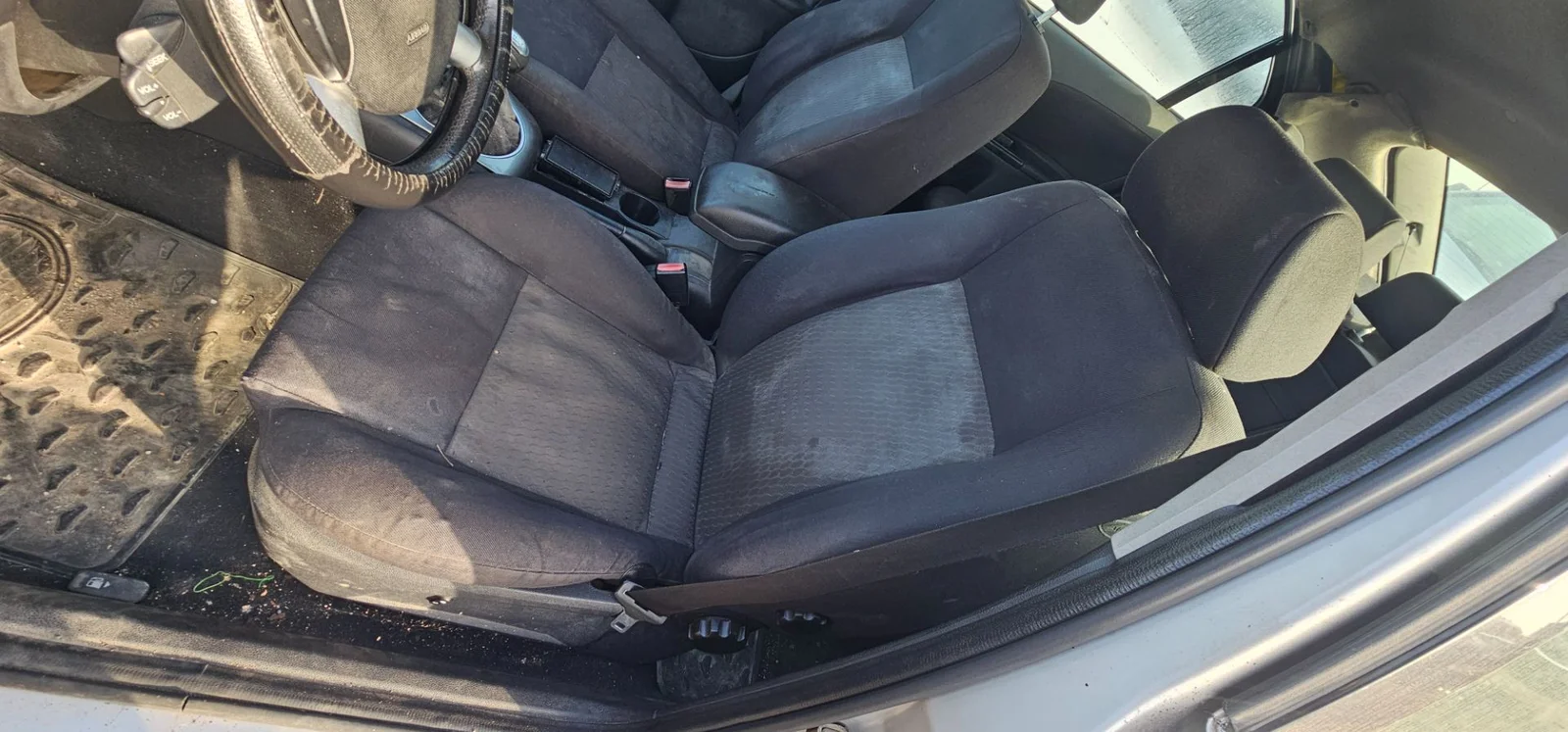 Foto de ASIENTO DELANTERO IZQUIERDO FORD MONDEO BERLINA (GE) 2.0 16V DI TD CAT (116 CV / 85 KW)