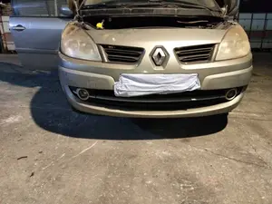 Foto de PARAGOLPES DELANTERO RENAULT SCENIC II (JM)