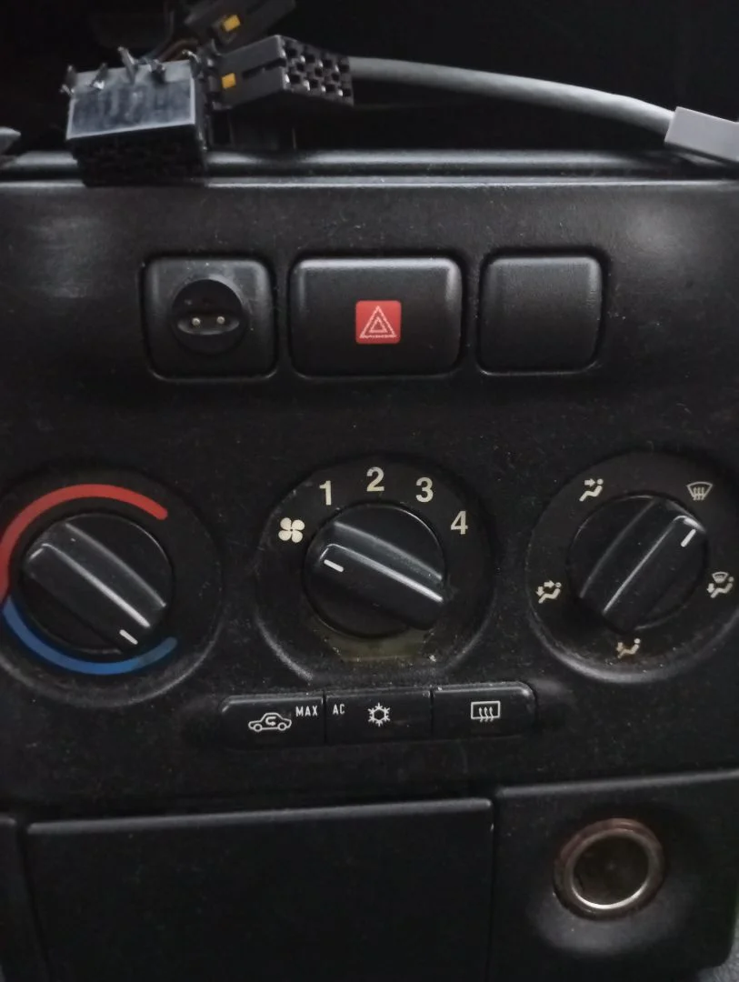 Foto de WARNING OPEL ZAFIRA A 2.0 DTI (101 CV / 74 KW)
