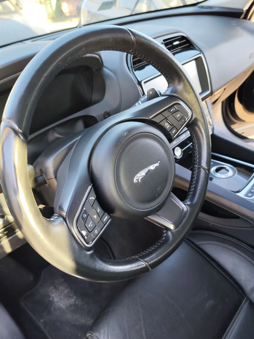 Foto de VOLANTE JAGUAR F-PACE 3.0 V6 Diesel CAT (301 CV / 221 KW) referencia GX733F563FD8