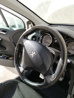 Foto de AIRBAG DELANTERO IZQUIERDO PEUGEOT 308 SW 1.6 HDi FAP CAT (9HZ / DV6TED4) (109 CV / 80 KW)