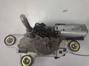 Foto de MOTOR LIMPIA TRASERO FORD FOCUS BERLINA (CAK) 2.0 16V CAT (131 CV / 96 KW) referencia 0390201548 foto 4