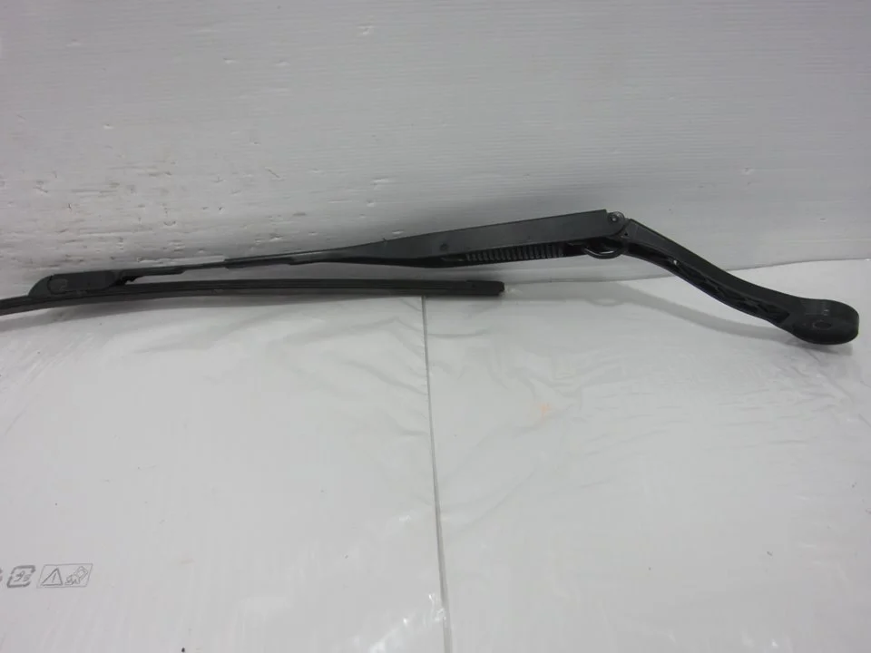 Foto de BRAZO LIMPIA DELANTERO DERECHO BMW SERIE X3 (G01) 3.0 24V Turbodiesel (265 CV / 195 KW) referencia 739900908