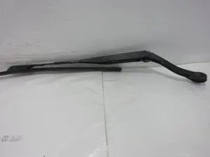 Foto de BRAZO LIMPIA DELANTERO DERECHO BMW SERIE X3 (G01) 3.0 24V Turbodiesel (265 CV / 195 KW) referencia 739900908 foto 1
