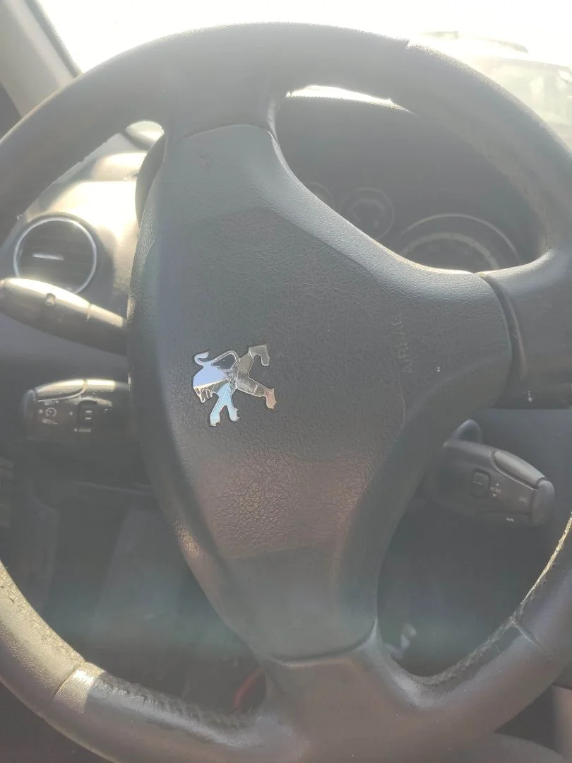 Foto de AIRBAG DELANTERO IZQUIERDO PEUGEOT 308 1.6 HDi FAP CAT (9HZ / DV6TED4) (109 CV / 80 KW)