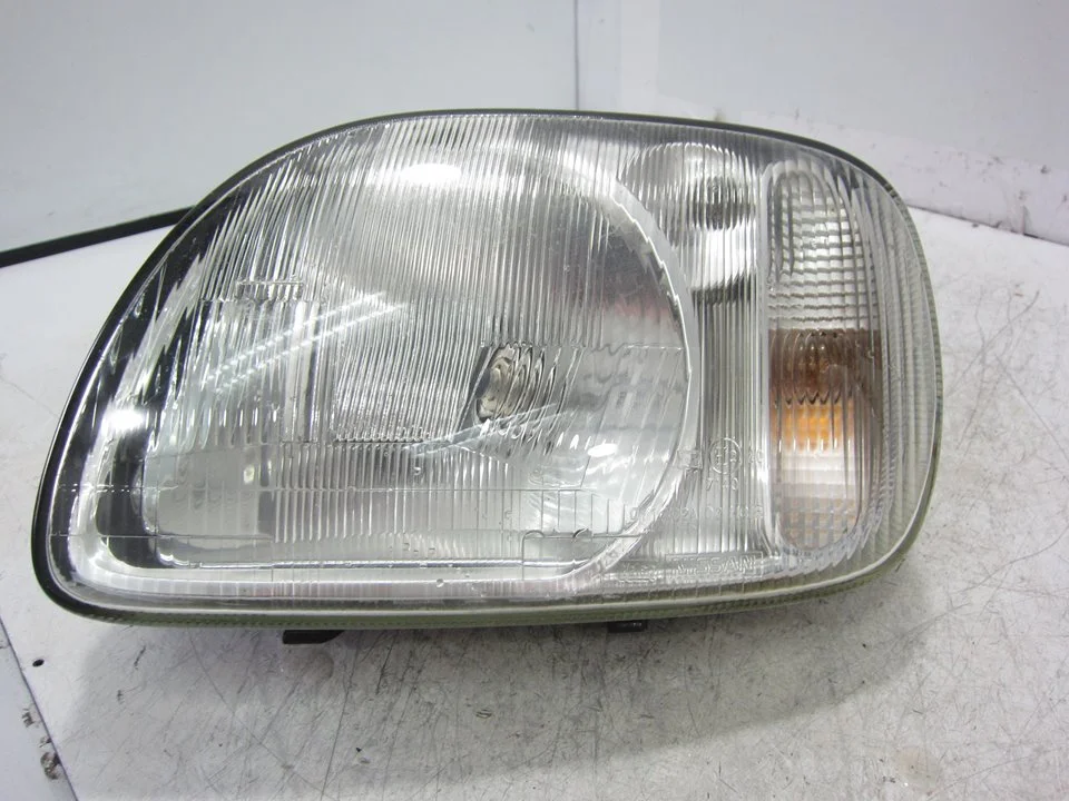 Foto de FARO IZQUIERDO NISSAN MICRA (K11) 1.0 16V CAT (54 CV / 40 KW) referencia 7140