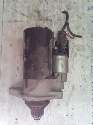 Foto de MOTOR ARRANQUE SEAT ALTEA (5P1) 1.6 TDI (105 CV / 77 KW) referencia 0001145001 foto 2