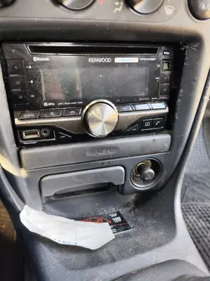 Foto de SISTEMA AUDIO / RADIO CD TOYOTA COROLLA (E11) 2.0 Turbodiesel CAT (90 CV / 66 KW)