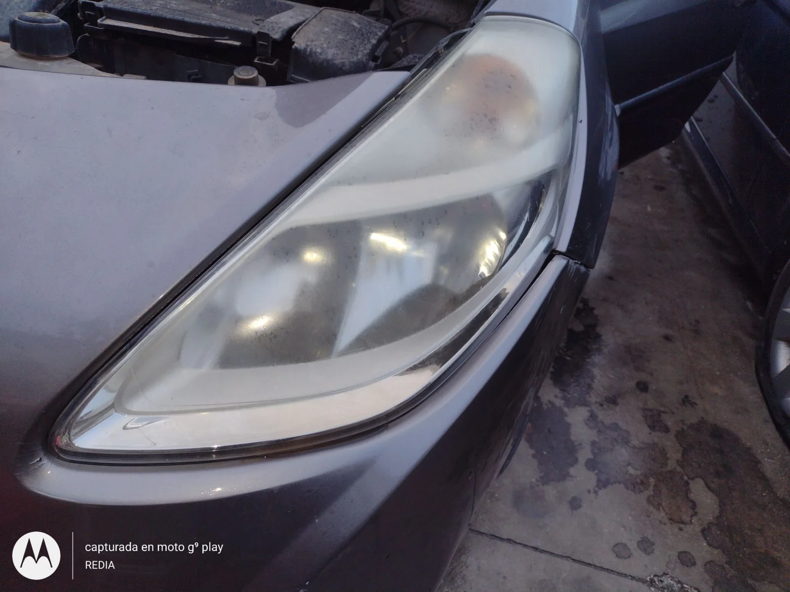 Foto de FARO IZQUIERDO RENAULT CLIO III 1.2 16V (75 CV / 55 KW)