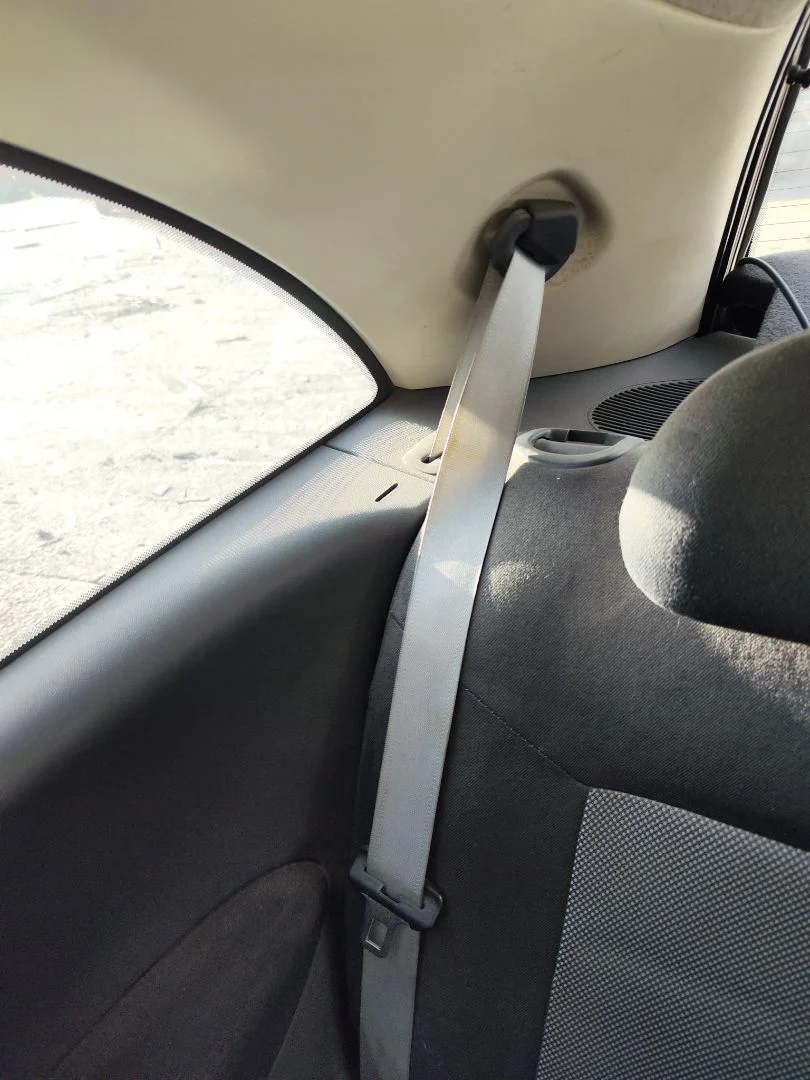 Foto de CINTURON SEGURIDAD TRASERO DERECHO OPEL CORSA C 1.2 16V CAT (Z 12 XEP / LB4) (80 CV / 59 KW)