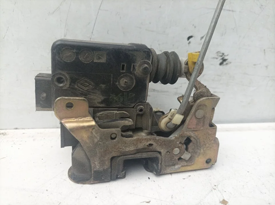 Foto de CERRADURA PUERTA DELANTERA DERECHA RENAULT KANGOO I (F/KC0)