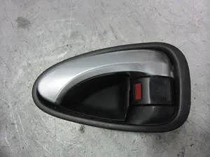 Foto de MANETA INTERIOR TRASERA IZQUIERDA TOYOTA AVENSIS CROSS SPORT (T27) 1.8 16V CAT (147 CV / 108 KW) referencia 6920605051