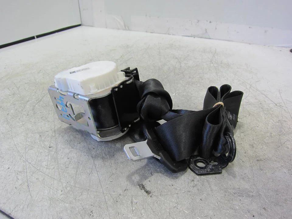 Foto de CINTURON SEGURIDAD TRASERO DERECHO FORD FOCUS SPORTBREAK (CB8) 1.6 TDCi CAT (95 CV / 70 KW) referencia 34074772C