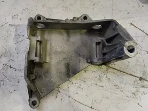 Foto de SOPORTE ALTERNADOR VOLKSWAGEN TOUAREG (7L6) 2.5 TDI DPF (174 CV / 128 KW) referencia 070903143C foto 3