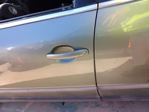 Foto de MANETA EXTERIOR DELANTERA IZQUIERDA VOLKSWAGEN PASSAT BERLINA (3B3) 1.9 TDI (131 CV / 96 KW)