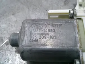 Foto de MOTOR ELEVALUNAS DELANTERO DERECHO FORD FOCUS BERLINA (CAP) 1.6 TDCi CAT (109 CV / 80 KW) referencia 4M5T14553 foto 2