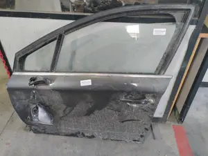 Foto de PUERTA DELANTERA IZQUIERDA CITROEN C4 BERLINA 1.6 e-HDi FAP (114 CV / 84 KW)