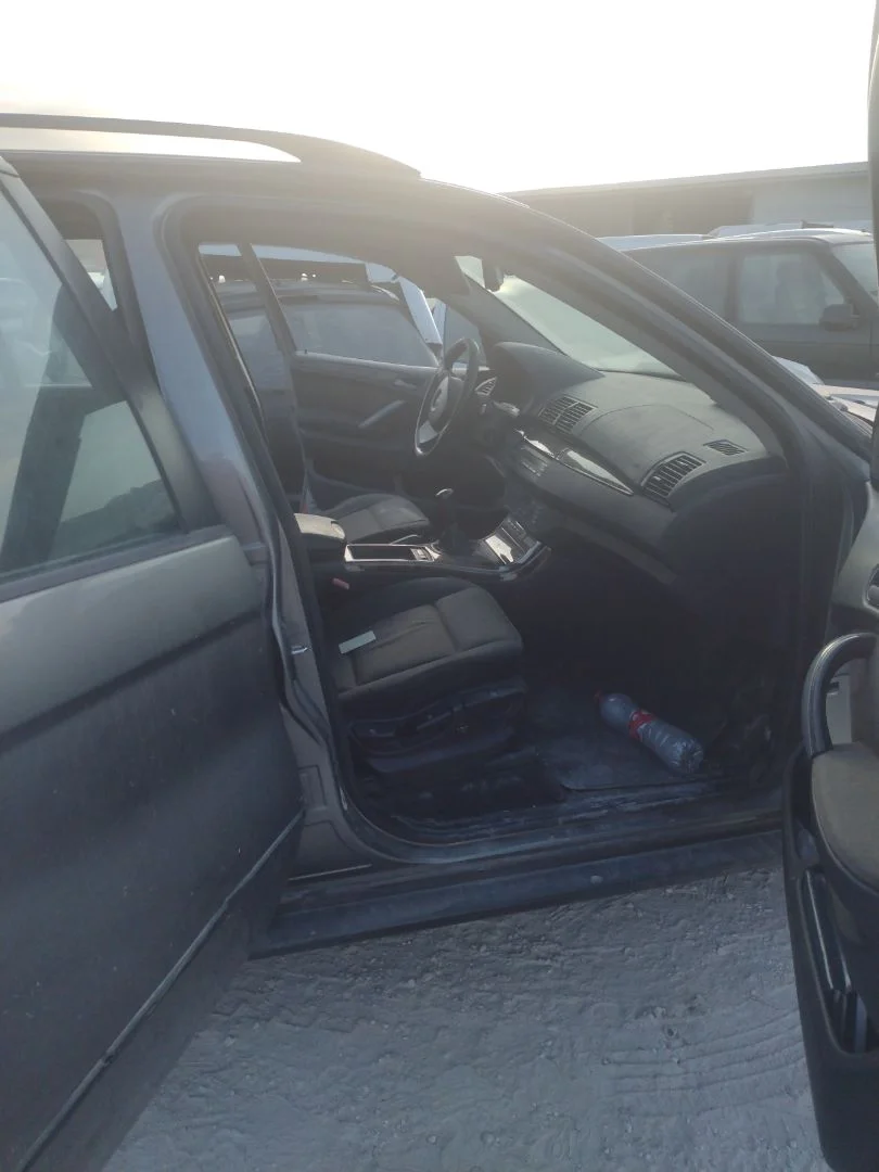 Foto de GOMAS CONTORNO PUERTA BMW SERIE X5 (E53) 3.0 Turbodiesel CAT (218 CV / 160 KW)