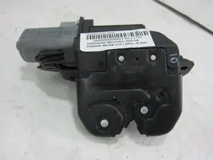Foto de CERRADURA MALETERO / PORTON PORSCHE MACAN (95BA) referencia 95B827505 foto 1