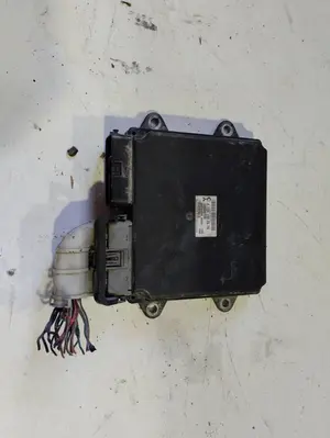 Foto de CENTRALITA MOTOR UCE MITSUBISHI COLT CZ3 BERL. 5 (Z30A) referencia A1341502579 foto 4