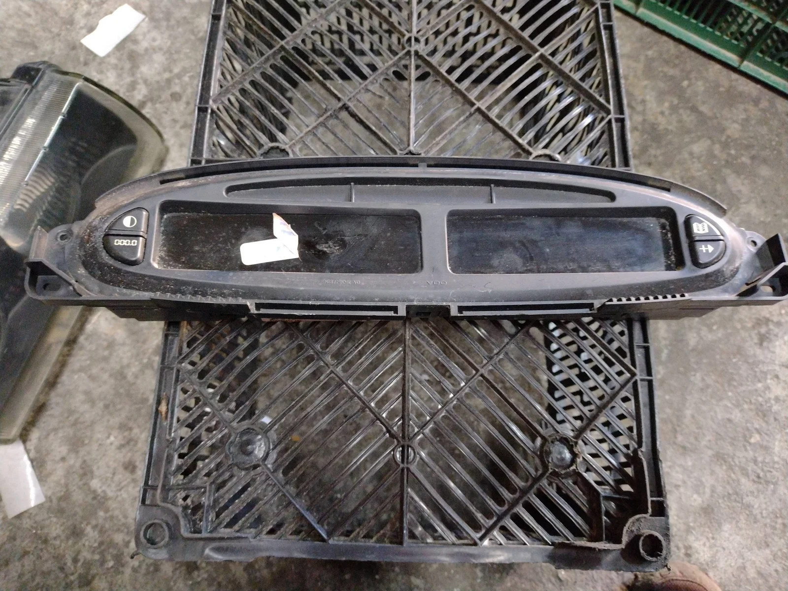 Foto de PANTALLA MULTIFUNCION CITROEN XSARA PICASSO 2.0 HDi CAT (RHY / DW10TD) (90 CV / 66 KW) referencia 87001377