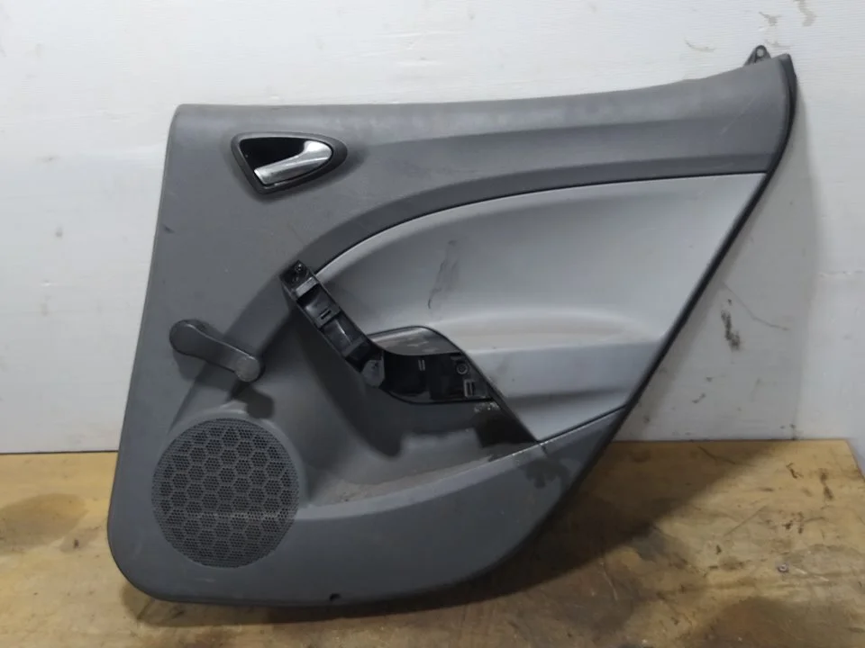 Foto de GUARNECIDO PUERTA TRASERA DERECHA SEAT IBIZA BERLINA (6J5) 1.4 TDI (80 CV / 59 KW) referencia 6J4867212