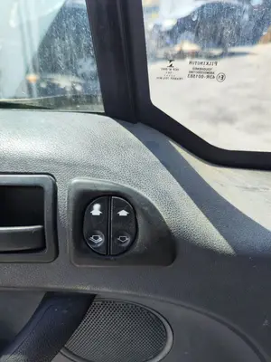 Foto de MANDO ELEVALUNAS DELANTERO IZQUIERDO FORD TRANSIT CONNECT (TC7) 1.8 TDCi CAT (90 CV / 66 KW)